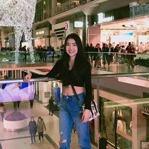 Wilfred Free off shoulder wrap cropped sweated